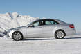 Die Mercedes E-Klasse kostet 57.090 Euro. Allradsysteme im Schnee