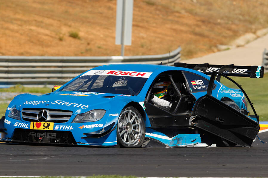 DTM-Highlights-Crashs-2012-19-fotoshowImageNew-806c2ef7-639015.jpg