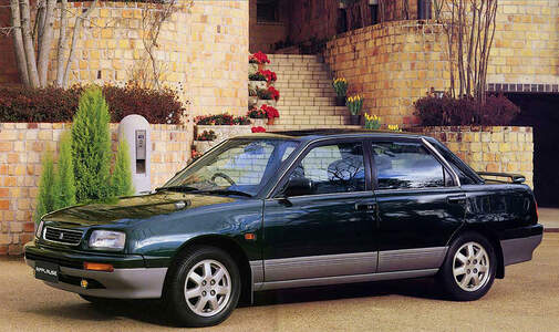 Daihatsu-Applause-brandtreeIntro-895765b