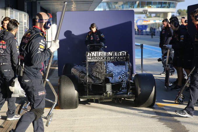 Daniil-Kvyat-Toro-Rosso-Formel-1-Test-Jerez-2-Februar-2015-fotoshowImage-6f477a18-840681.jpg