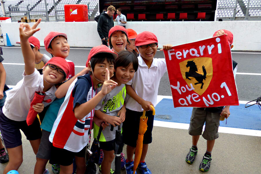 Fans-Formel-1-GP-Japan-Suzuka-24-September-2015-fotoshowBigImage-3abb334f-898112.jpg