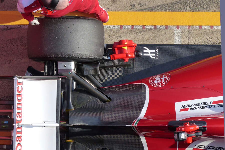 Ferrari-Formel-1-Test-Barcelona-19-Februar-2015-fotoshowBigImage-32fb922-844870.jpg