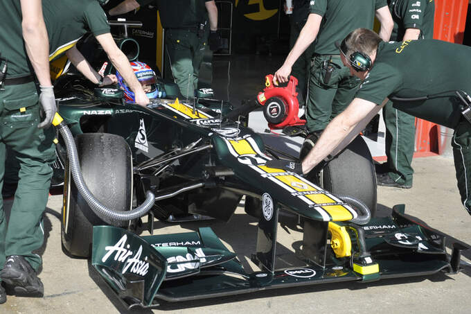 Formel-1-Test-Barcelona-01-03-2012-Vitaly-Petrov-Caterham-fotoshowImage-4788ece0-574240.jpg