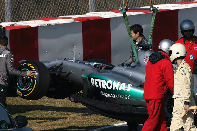 Formel-1-Test-Barcelona-02-03-2012-Michael-Schumacher-Mercedes-GP-fotoshowImage-894980b0-574589.jpg
