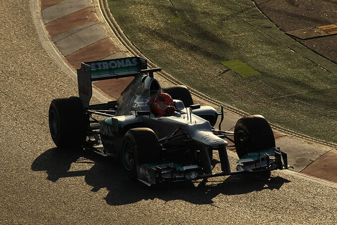 Formel-1-Test-Barcelona-21-2-2012-Michael-Schumacher-Mercedes-GP-fotoshowImage-dfb428c7-571621.jpg