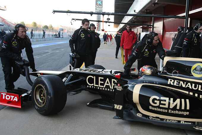 Formel-1-Test-Barcelona-21-2-2012-Romain-Grosjean-Lotus-fotoshowImage-84c5a2a-571515.jpg