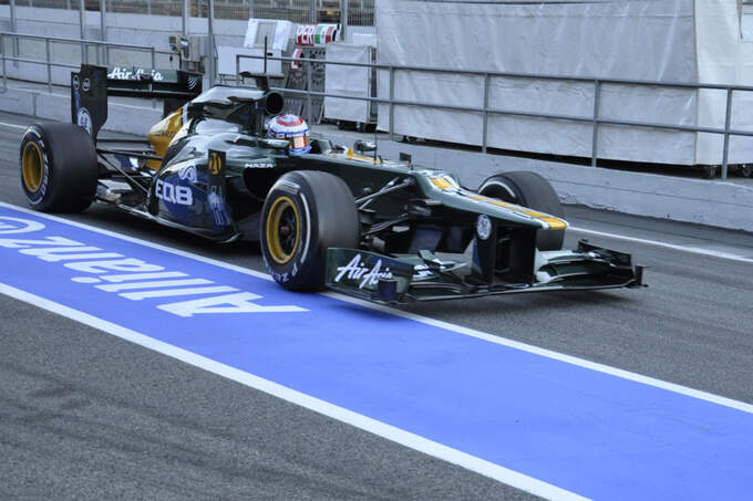 Formel-1-Test-Barcelona-22-2-2012-Vitaly-Petrov-Caterham-fotoshowImage-d52aad33-571918.jpg