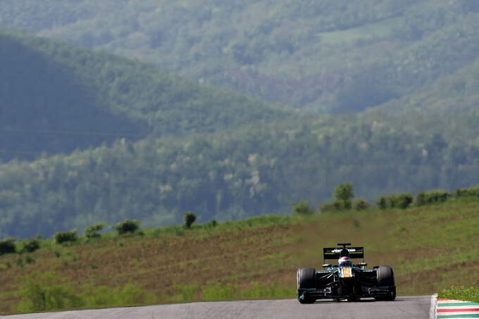 Formel-1-Test-Mugello-02-05-2012-Vitaly-Petrov-Caterham-13-fotoshowImage-d49c61a8-591343.jpg