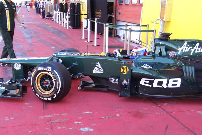 Formel-1-Test-Mugello-02-05-2012-Vitaly-Petrov-Caterham-13-fotoshowImage-db4b7dcf-591341.jpg