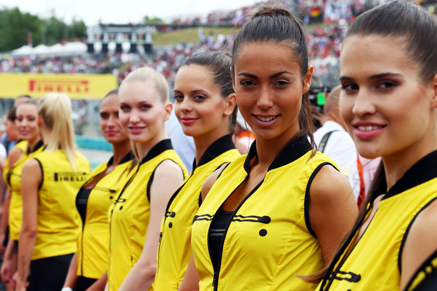 [Imagen: Grid-Girls-GP-Ungarn-2015-Budapest-fotos...885382.jpg]