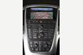 Opel Astra: Das DVD 800-System setzt bei der Bedienung auf viele Tasten. Infotainmentsysteme