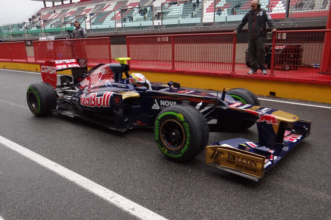 Jean-Eric-Vergne-Toro-Rosso-Formel-1-Test-Mugello-1-Mai-2012-13-fotoshowImage-da76853b-591024.jpg