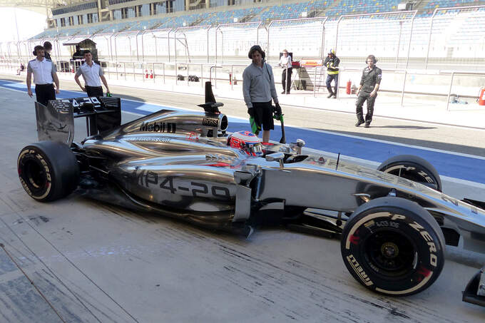 Jenson-Button-McLaren-Formel-1-Bahrain-Test-2-Maerz-2014-fotoshowImage-85e8632c-758933.jpg