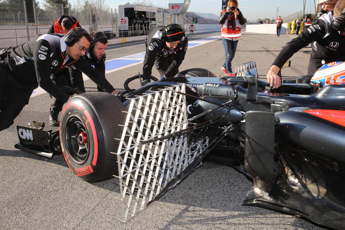 Jenson Button - McLaren - Formel 1-Test - Barcelona - 4. März 2016
