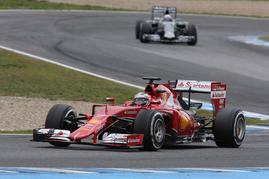 Kimi-Raeikkoenen-Ferrari-Formel-1-Test-Jerez-3-Februar-2015-fotoshowBigImage-3ea89f02-841194.jpg