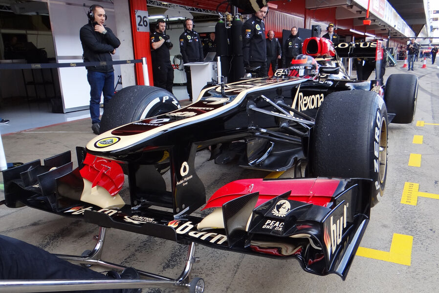 Kimi-Raeikkoenen-Lotus-Formel-1-Test-Barcelona-19-Februar-2013-19-fotoshowImageNew-46b4915a-662111.jpg