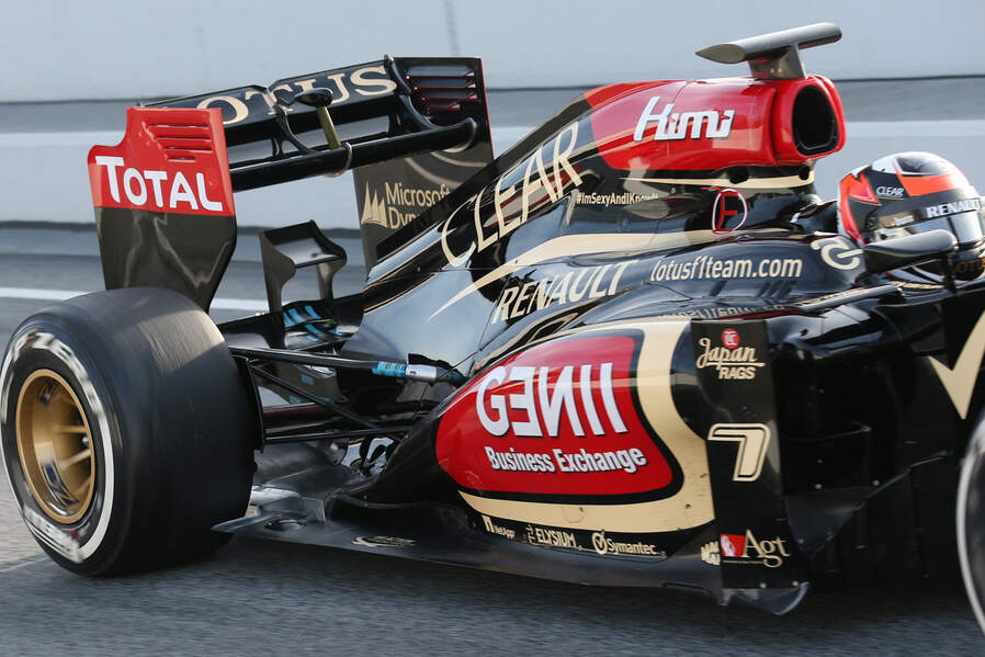 Kimi-Raeikkoenen-Lotus-Formel-1-Test-Barcelona-3-Maerz-2013-19-fotoshowImageNew-83d67ad6-665376.jpg