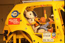 Kindersitzcrashtest auto motor und sport