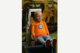 Der kleine Dummy für den Test der Gruppe-I-Sitze wiegt 15 Kilogramm. Kindersitzcrashtest