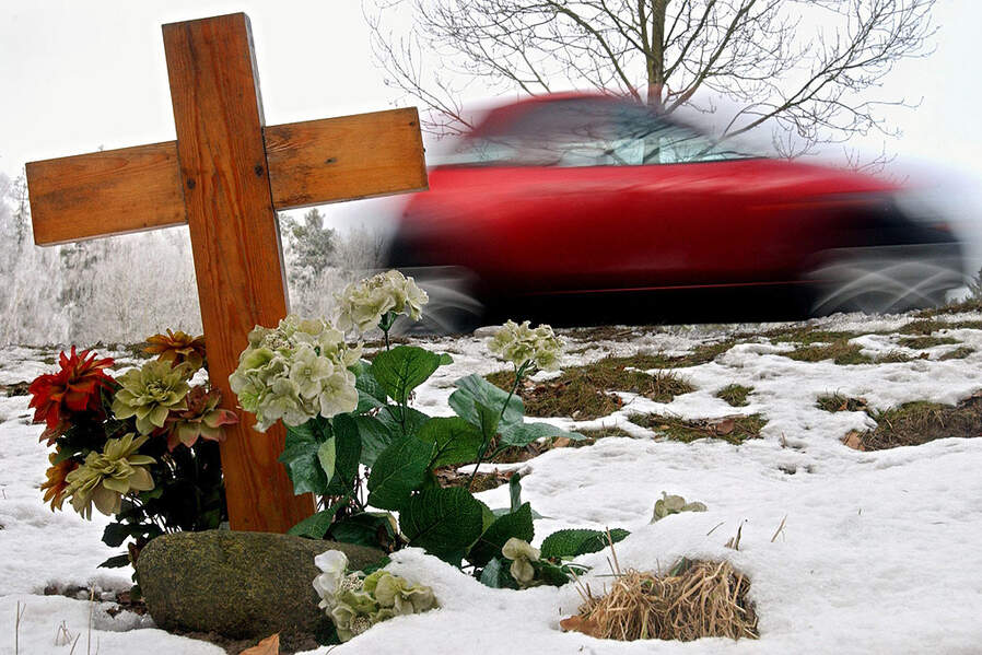 Kreuz, Unfalltote, Straßenkreuz