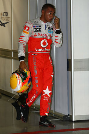 Lewis-Hamilton-GP-Singapur-24-September-2011-fotoshowImage-411a18a5-538843.jpg