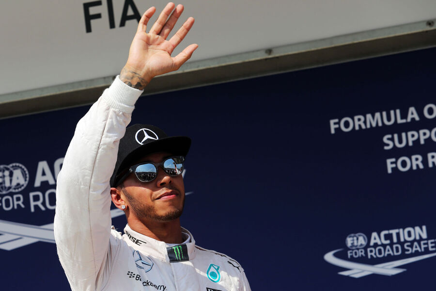 [Imagen: Lewis-Hamilton-Mercedes-GP-Ungarn-Budape...885165.jpg]