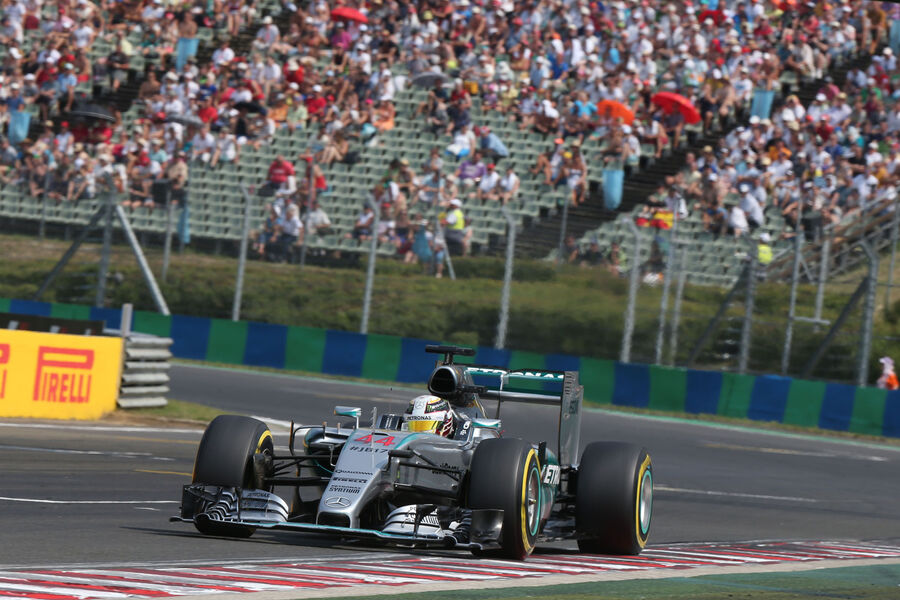 [Imagen: Lewis-Hamilton-Mercedes-GP-Ungarn-Budape...885162.jpg]