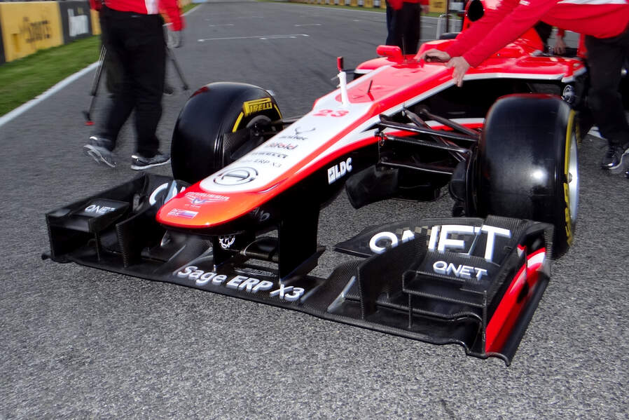 Marussia-MR02-Praesentation-Jerez-2013-19-fotoshowImageNew-860bd71d-658854.jpg