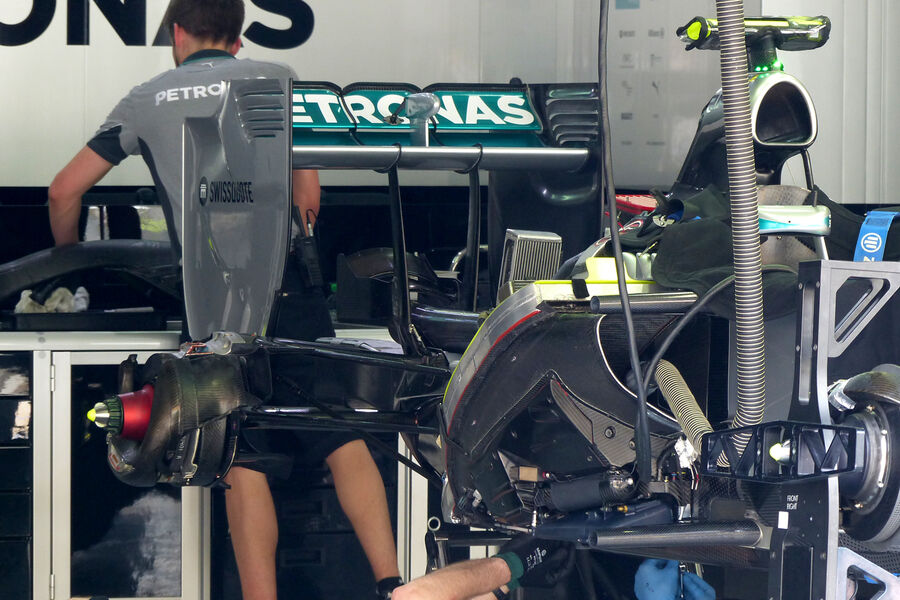 [Imagen: Mercedes-Formel-1-GP-Malaysia-Sepang-27-...767131.jpg]