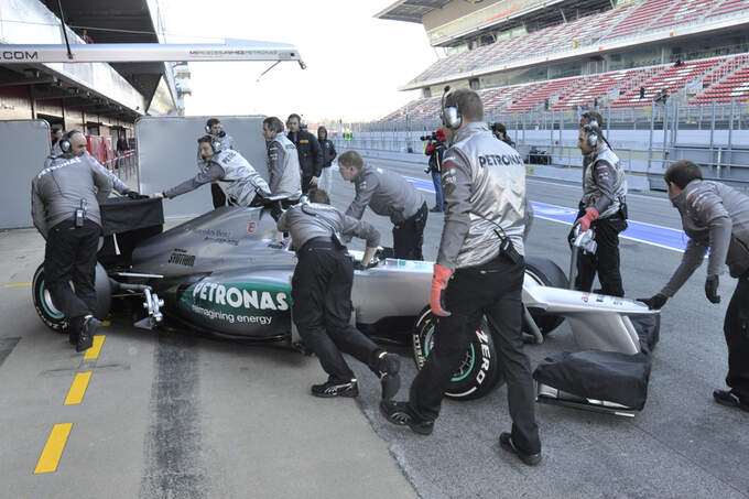 Mercedes-GP-W03-2012-Test-Barcelona-fotoshowImage-40f679ef-572523.jpg