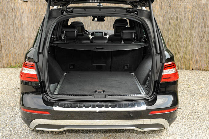 Mercedes-ML-Kofferraum-fotoshowImage-8678e7bd-515786.jpg
