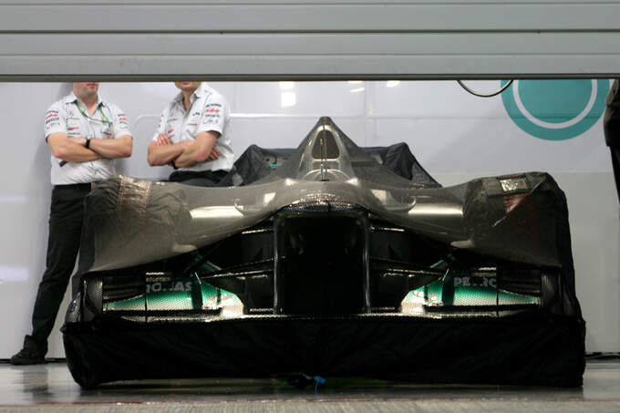MercedesGP-GP-Japan-2011-fotoshowImage-8971b14b-543064.jpg