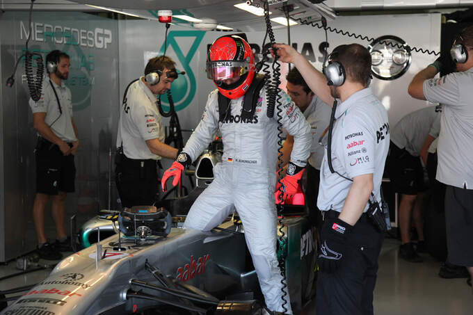 Michael-Schumacher-GP-Brasilien-25-November-2011-fotoshowImage-4446ccff-555163.jpg