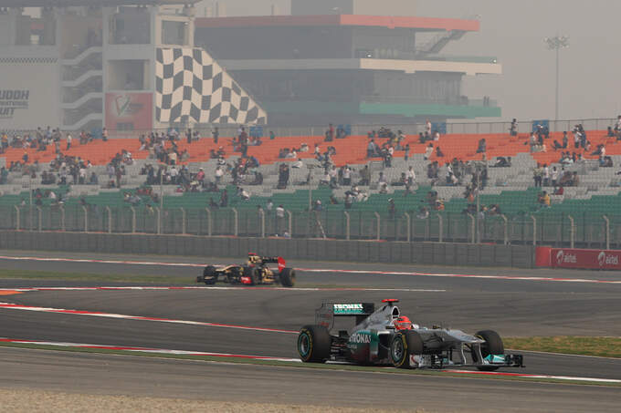 Michael-Schumacher-GP-Indien-Training-28-10-2011-fotoshowImage-4629036f-547815.jpg