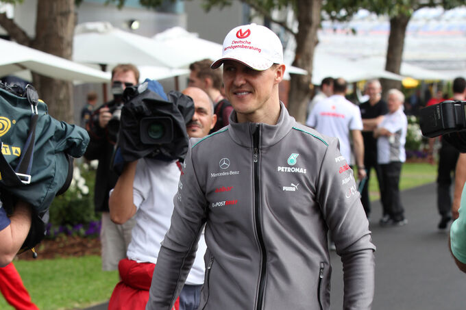 Michael-Schumacher-Mercedes-GP-Australien-Melbourne-15-Maerz-2012-fotoshowImage-d3cf422c-579676.jpg