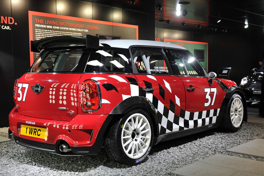 Mini-Countryman-S2000-c890x594-ffffff-C-870e1b71-459963.jpg