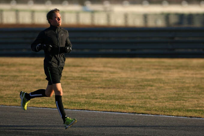 Nico-Rosberg-2012-Mercedes-GP-fotoshowImage-841432f8-563677.jpg