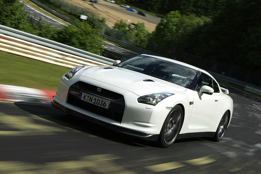 Nissan GT-R