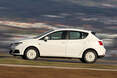 ESP bietet der Ibiza serienmäßig. Peugeot 207 99g, Seat Ibiza 1.4 TDI