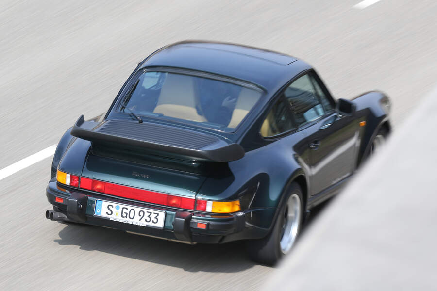 Porsche-930-Turbo-Heckansicht-fotoshowBigImage-d975dad3-710692.jpg