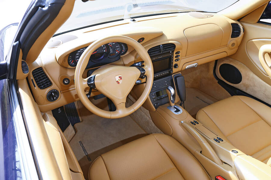 Porsche-964-Cockpit-fotoshowBigImage-479aca7-710704.jpg