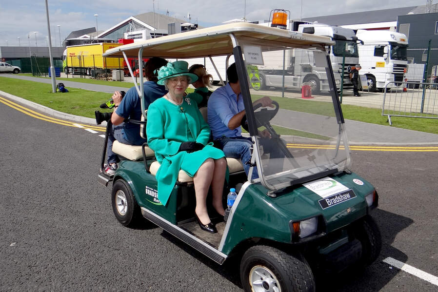 Queen-Double-Formel-1-GP-England-Silverstone-5-Juli-2012-19-fotoshowImageNew-414e8d36-609881.jpg