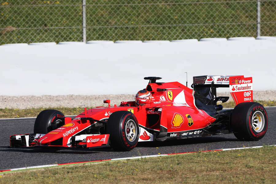 Raffaele-Marciello-Ferrari-Barcelona-Test-12-Mai-2015-fotoshowBigImage-3016a2a6-863315.jpg