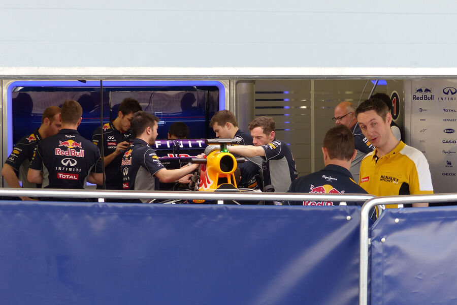 Red-Bull-Formel-1-Test-Bahrain-19-Februar-2014-fotoshowBigImage-db4821fd-755989.jpg