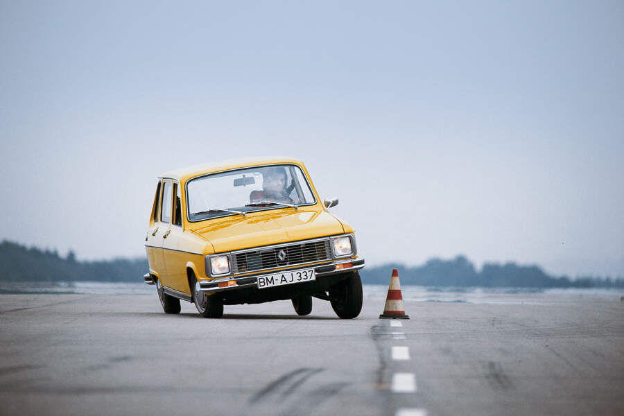 Renault-R6-mit-R4-Motor-fotoshowBigImage