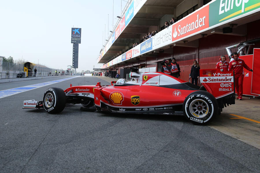 Sebastian-Vettel-Ferrari-Formel-1-Test-B