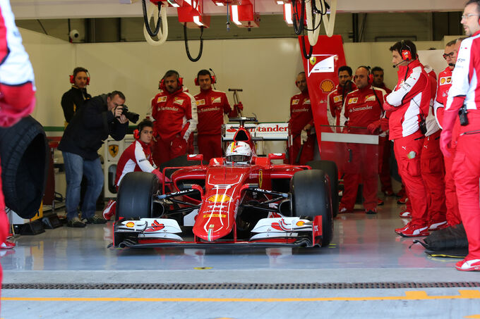 Sebastian-Vettel-Ferrari-Formel-1-Test-Jerez-1-Januar-2015-fotoshowImage-f248b3b0-840414.jpg