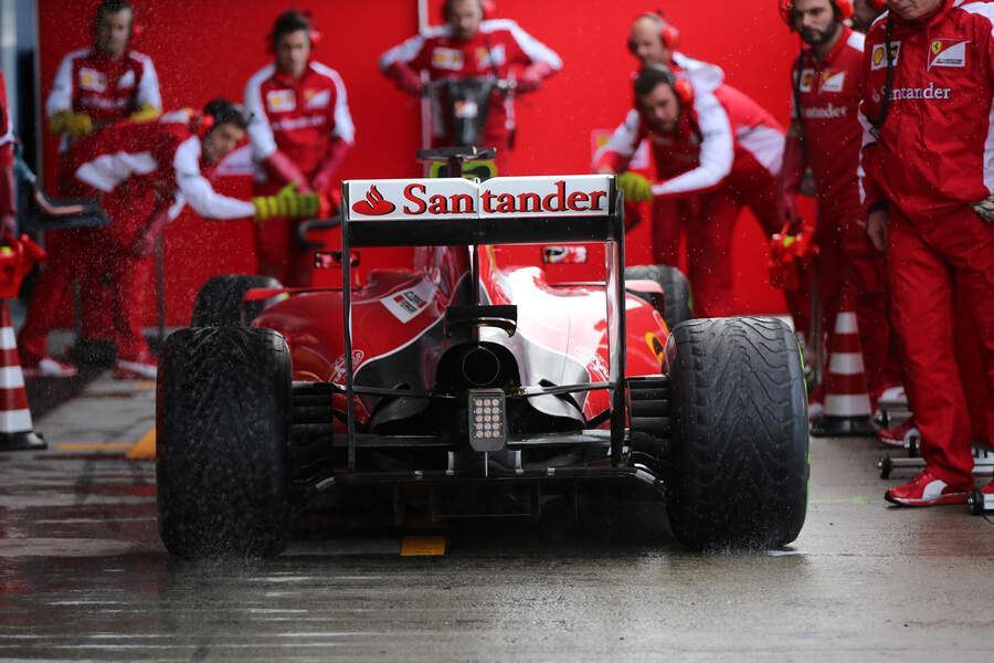 Sebastian-Vettel-Ferrari-Formel-1-Test-Jerez-2-Februar-2015-fotoshowBigImage-f3801b1a-840948.jpg