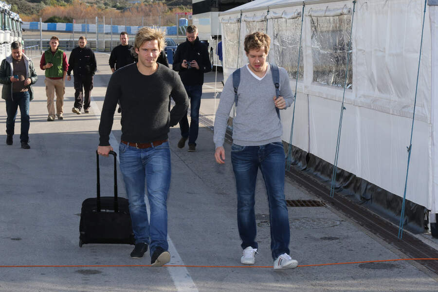 Sebastian-Vettel-Red-Bull-Formel-1-Test-27-Januar-2014-fotoshowBigImage-85ef33d9-750899.jpg