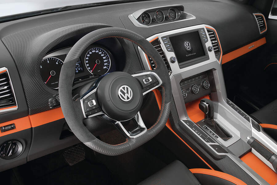 Фото салона Volkswagen Amarok Power 2014 года Фото салона Volkswagen Amarok Power 2014 года